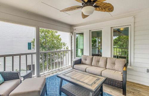 Marina and Pool Roomy Golf-View Home in Southport - Foto 30