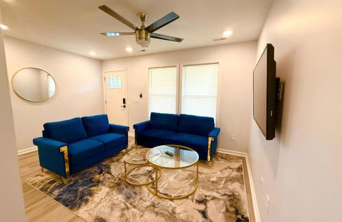 Bright, Cozy & Convenient - Minutes from UAB, Airport and Downtown Fun! - Foto 32