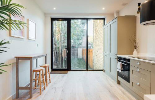 Luxurious & Modern London Apartment in Honor Oak - Photo 20