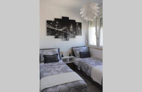 NEW! Top apartment, Split view from above - Foto 12