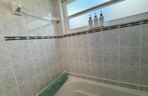 Near KSC - Peaceful Spacious Home for 6 - Fully Stocked Kitchen and Coffee Bar - Foto 33