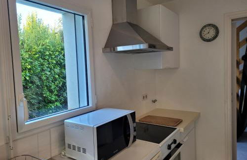 Tipoz'Immo - Belle Bretagne piscine chauffée - proche de la mer - wifi inclus - linge inclus et lits faits - jardin clos - animaux bienvenus - proche des commerces et des attractions touristiques - Foto 25