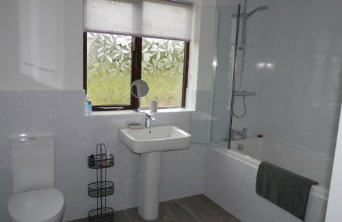 Hilltop Bungalow for a Spacious Country Break - Foto 11