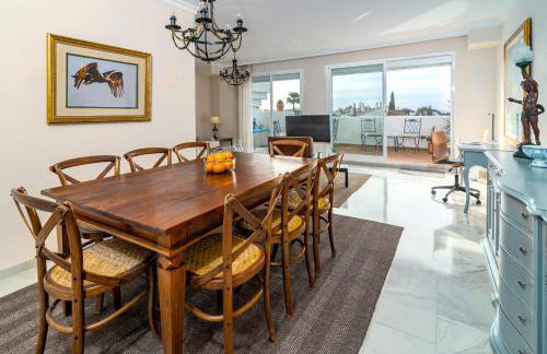 Andalusian Elegance apartment in El Paraiso with 360 views over Sea and Mountains - Photo 2