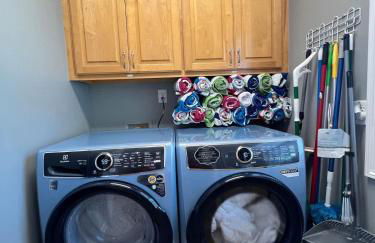 Labrador Lake with FirePit and Billiards - Foto 69