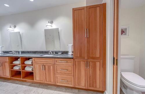 Stunning Luxury Ski-InSki-Out Home w Hot Tub - Foto 35