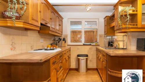 7 Bedroom Home - Contractor Stays - Reading Central - Foto 5, stove, dishwasher, toaster