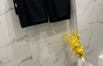 Sleek 1 Bedroom Apartment Plus Balcony 30 Mins to NYC - Foto 5