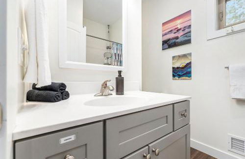 Beautiful Overlooking Shoreline 2BDR Chalet 2892 - Foto 17