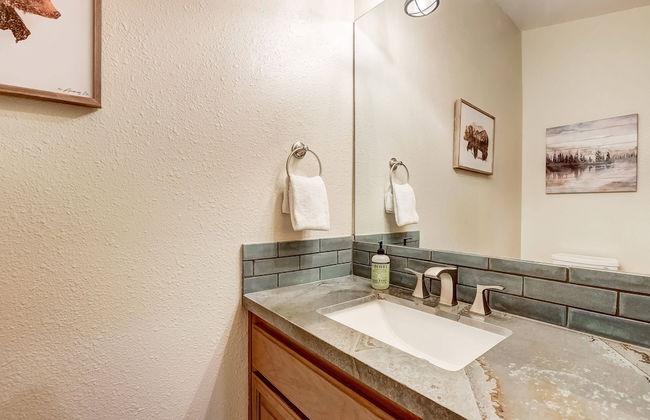 Nestled Pines Retreat Hot Tub, Pool Tahoe, Foosball, +more! - Foto 19