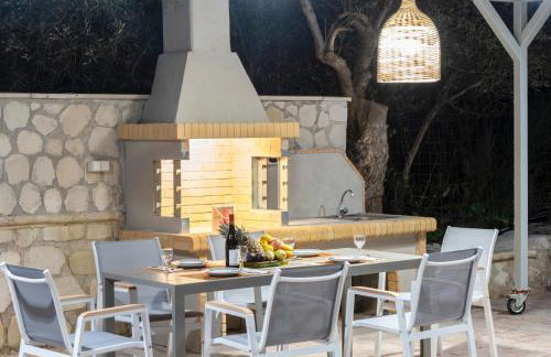 Etesians Villa, Heated Pool & Spa Whirlpool, BBQ, By ThinkVilla - Foto 15