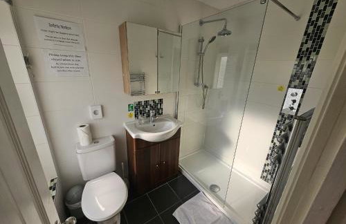 The Green Light House Studio 24 - Free Private Parking - Foto 54