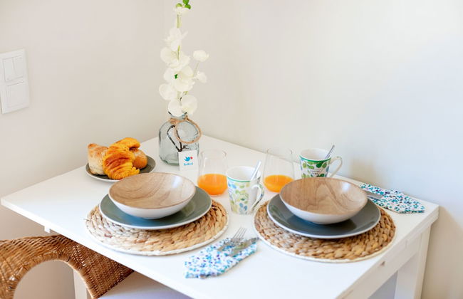 Porto Downtown Studio with Balcony - Foto 10