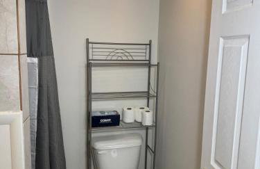 Julie's Cozy 2 Bedroom Basement Apartment - Foto 36