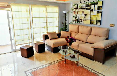 Bonito apartamento céntrico y cerca de la playa. - Photo 1