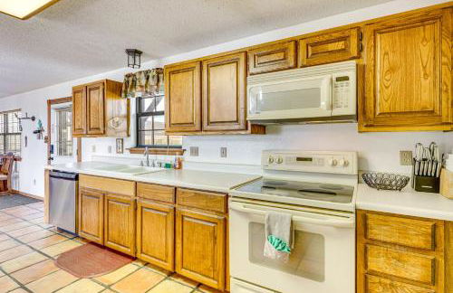 New Mexico Cabin Hideaway with Eagle Nest Lake Views - Foto 10