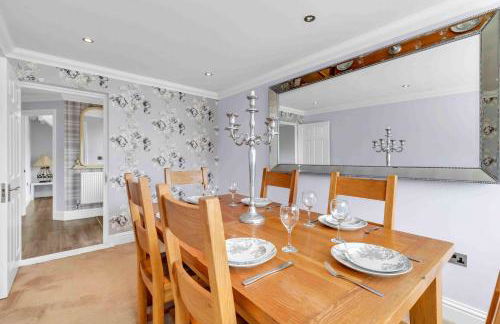 Sea Downs House with Free Parking By My Getaways - Foto 9