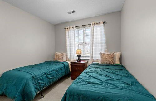 Quiet 2 Bedroom Condo In Greensboro - Photo 4