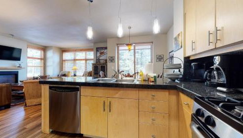 Solstice 11 Amazing Location on Golf Course, Heated Garage, Private Washer Dryer condo - Foto 5