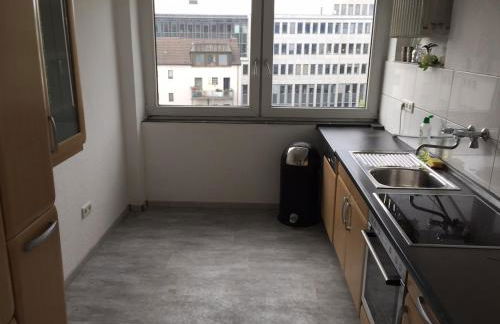 Große Wohnung am HBF-Vorplatz - Photo 4