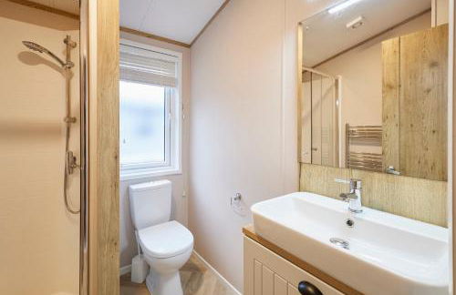 Waters Edge Lodge with Hot Tub - Foto 27