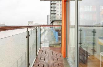 Amazing River view 2 bedroom apartment, sleeps 6, balcony and parking - Foto 13