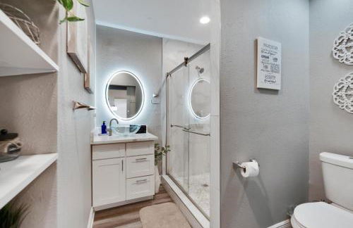 Cozy Bungalow Central Location Near Downtown - Foto 12