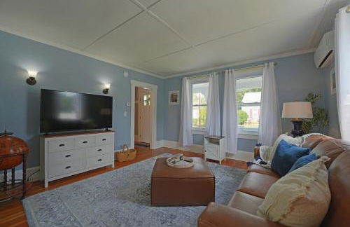 Beautiful Modern Beach House! - Photo 9