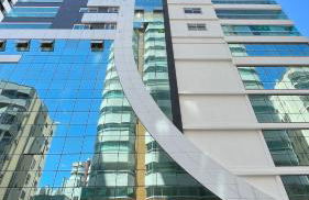 COBERTURA com belíssima vista para o mar e jacuzzi - Foto 37