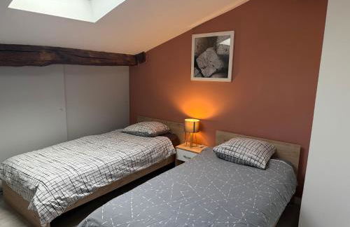 Duplex 2 chambres Meximieux centre ville - Foto 6