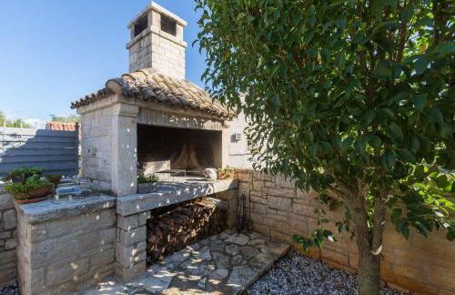 Malerische Villa mit Privatpool, mediterranem Garten, Outdoor-Kueche, Waschmaschine, Trockner - Photo 27