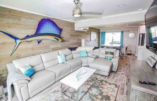 Beachfront Retreat! 3 Steps to WALKOVER! - Photo 12