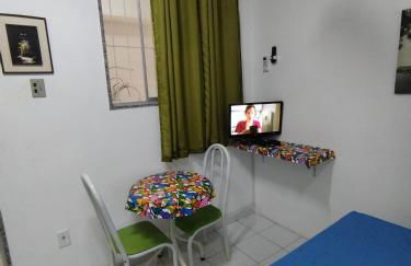 Seu Apto Praia da Costa 6 com Cama Casal e Opcional Pequena Cama Solteiro Simples Barato Local Excelente Ar Cond TV Microondas Todo seu Centro - Foto 6