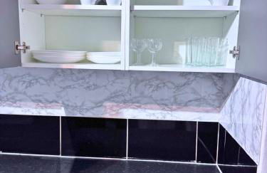 House for 8 in Gillingham close to train station with free parking - Foto 23