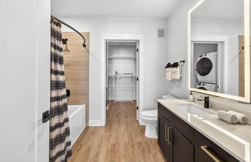 Comfy and Stylish1BD Close to Raymond James - Foto 29