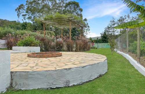 Sítio com Churrasqueira, Piscina, Lago e Natureza - Foto 68