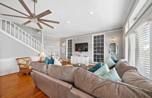 Huge beach house with great views, steps from sand - Foto 7