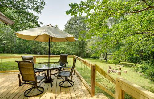 Cozy Georgia Abode with Deck, Fire Pit and Lake Access - Foto 18
