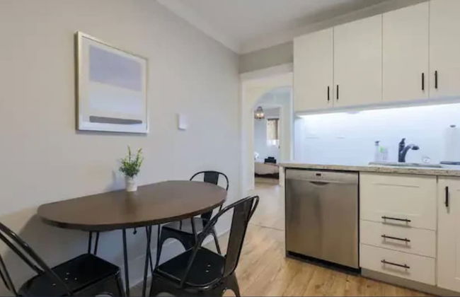 Casa Queen East - Modern 2BR Suite - Photo 15