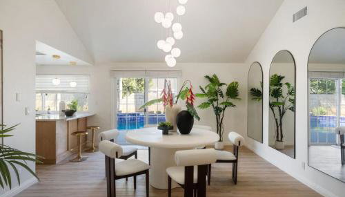 Sunlit Oasis with Heated Pool and Jacuzzi 20 minutes to Disneyland - Foto 3