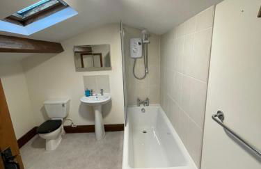 Pear Tree House 2 bed apartment - Photo 2