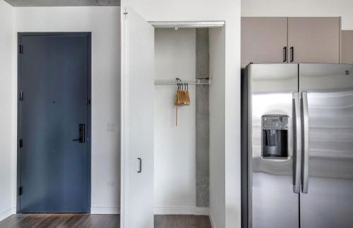 River North 1br w gym sky terrace yoga studio CHI-1033 - Foto 24