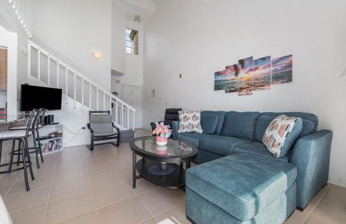 Family Home w/ Pool & Water Views, Near Disney - Foto 3