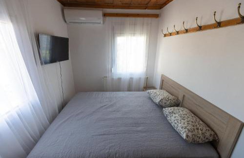 SOFIAS APARTMENTS in LESVOS - Photo 23