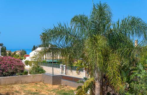 Villa Ruana - 5 bedrooms on Suite- Free out door Hot Jacuzzi - By Bedzy - Foto 59