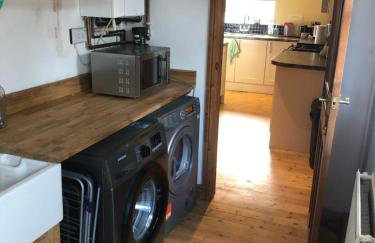 4 bedroom house walking distance to Silverstone C - Photo 9