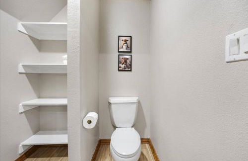 Texas Country Oasis | Near Stockyards & Arlington - Photo 44