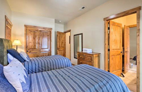 Ski-InandSki-Out Donnelly Townhome with Hot Tub! - Foto 26