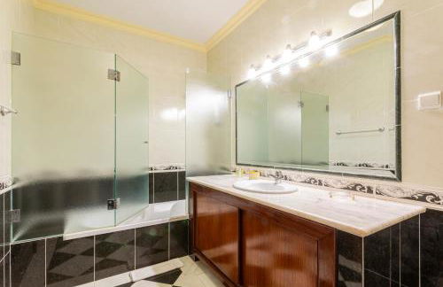 Exceptional Villa with Pool, Tennis Court, Games Room - Foto 31