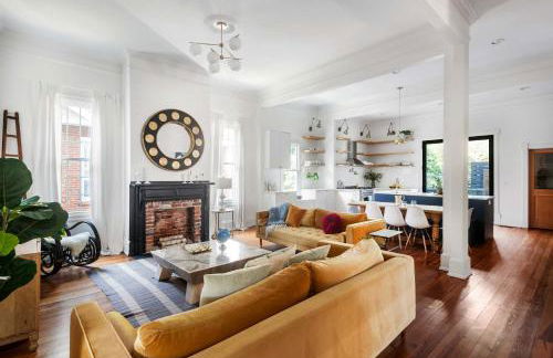 Grand Damn - Photo 19